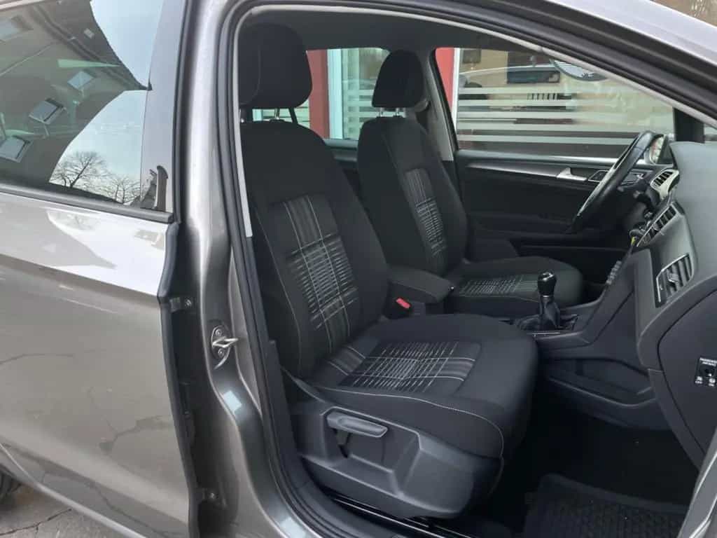 Volkswagen Golf Sportsvan 06/2015-photo-42