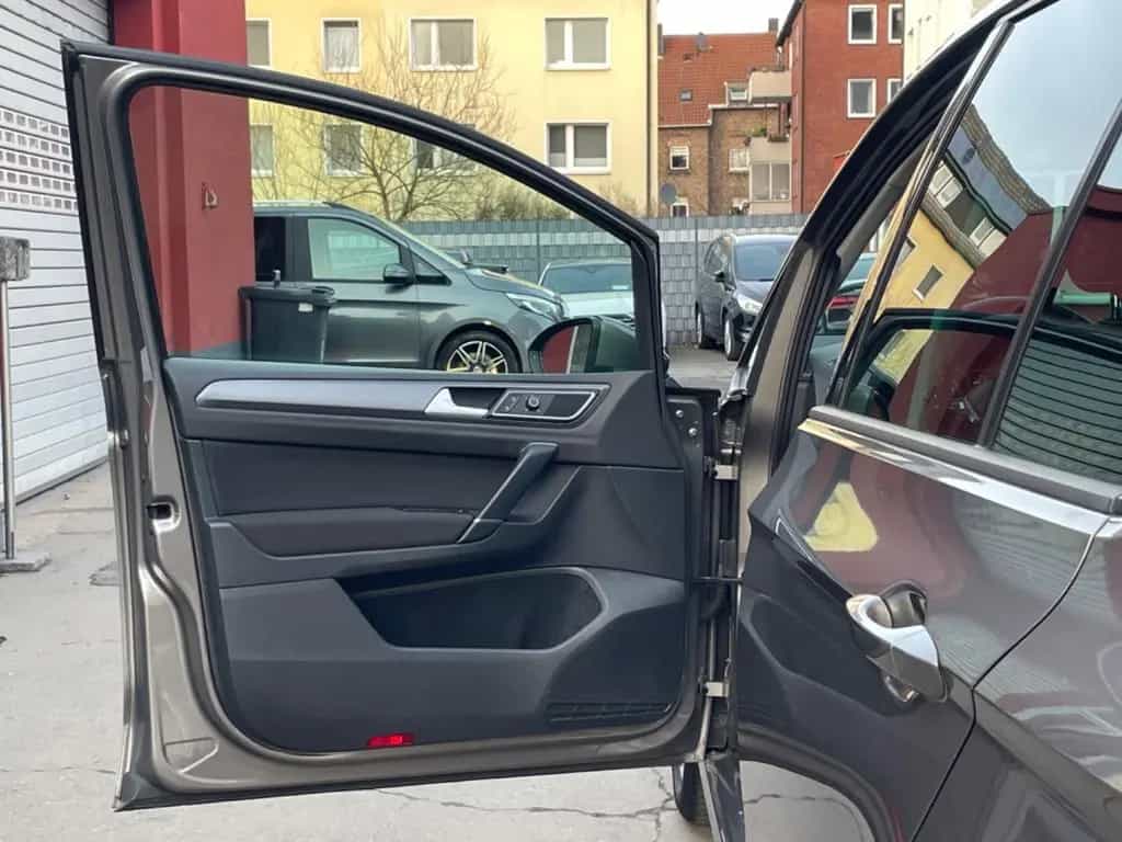 Volkswagen Golf Sportsvan 06/2015-photo-7