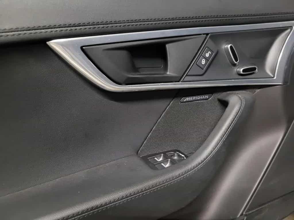 Jaguar F-Type 3.0 L P340 V6 R-Dynamic 01/2019-photo-12