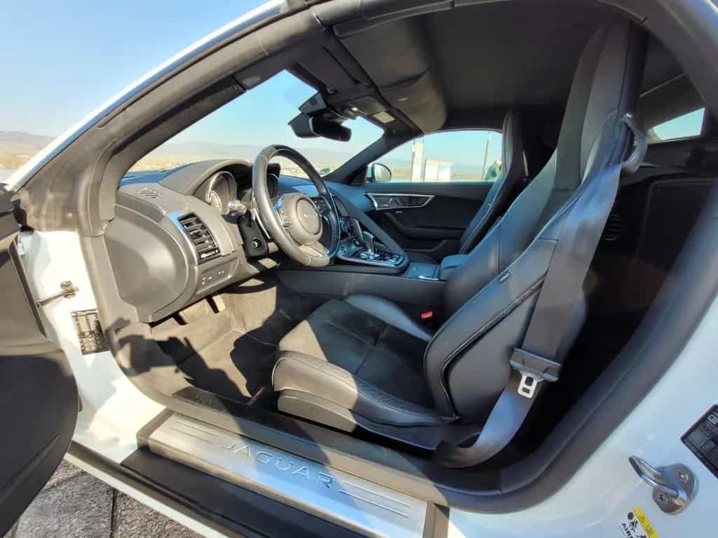 Jaguar F-Type 3.0 L P340 V6 R-Dynamic 01/2019-photo-18