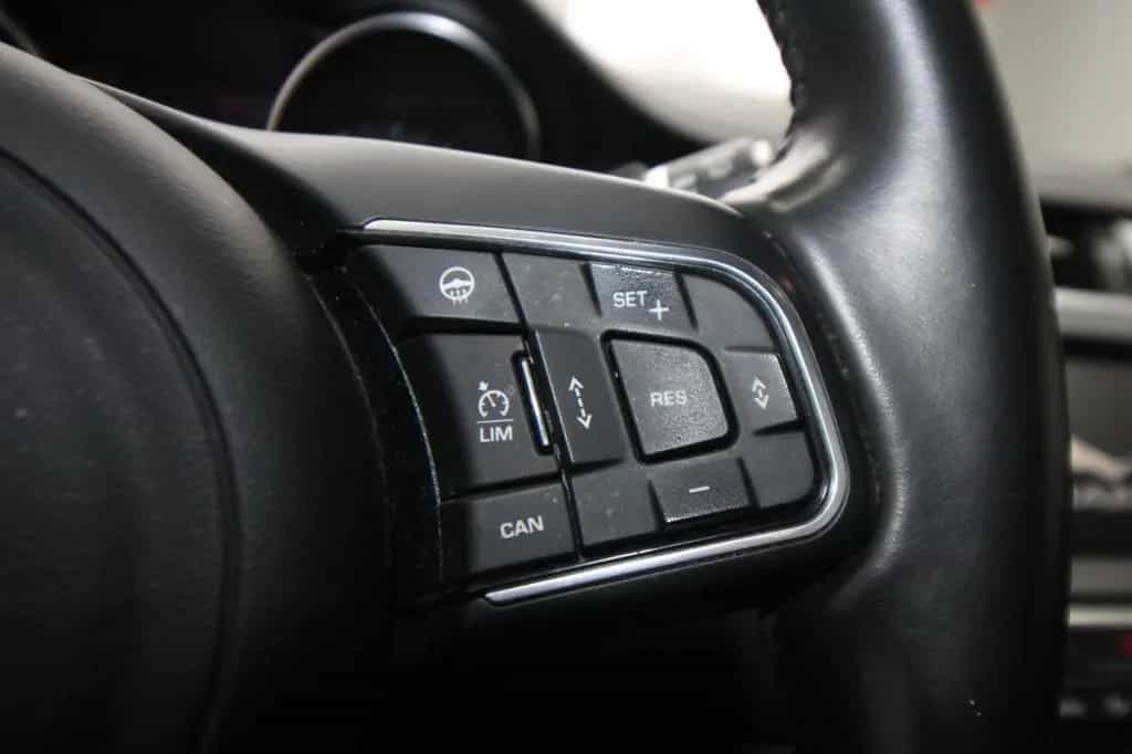 Jaguar E-Pace R-Dynamic S AWD LED ACC Navi Panorama 10/2019-photo-23