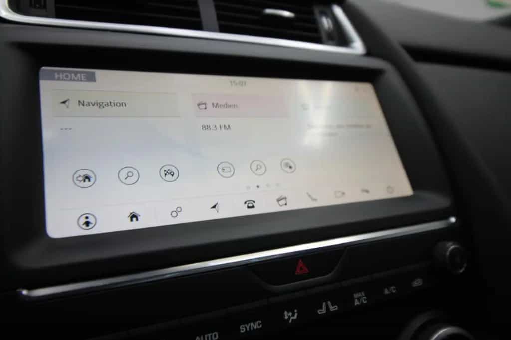 Jaguar E-Pace R-Dynamic S AWD LED ACC Navi Panorama 10/2019-photo-24