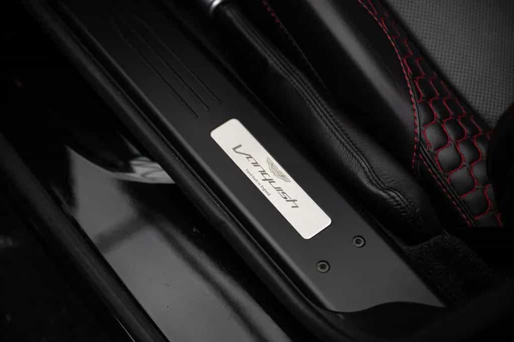 Aston Martin Vanquish VOLANTE 5.9 V12 570 CH 03/2018-photo-12