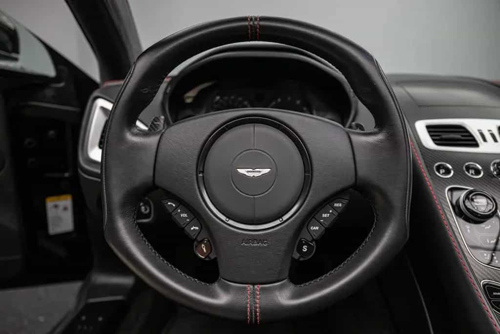 Aston Martin Vanquish VOLANTE 5.9 V12 570 CH 03/2018-photo-18