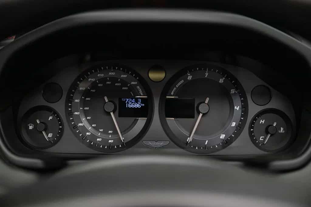 Aston Martin Vanquish VOLANTE 5.9 V12 570 CH 03/2018-photo-19