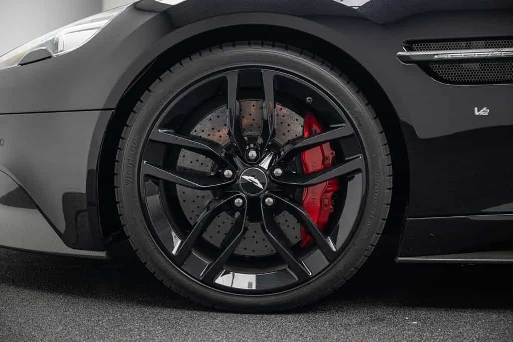 Aston Martin Vanquish VOLANTE 5.9 V12 570 CH 03/2018-photo-22