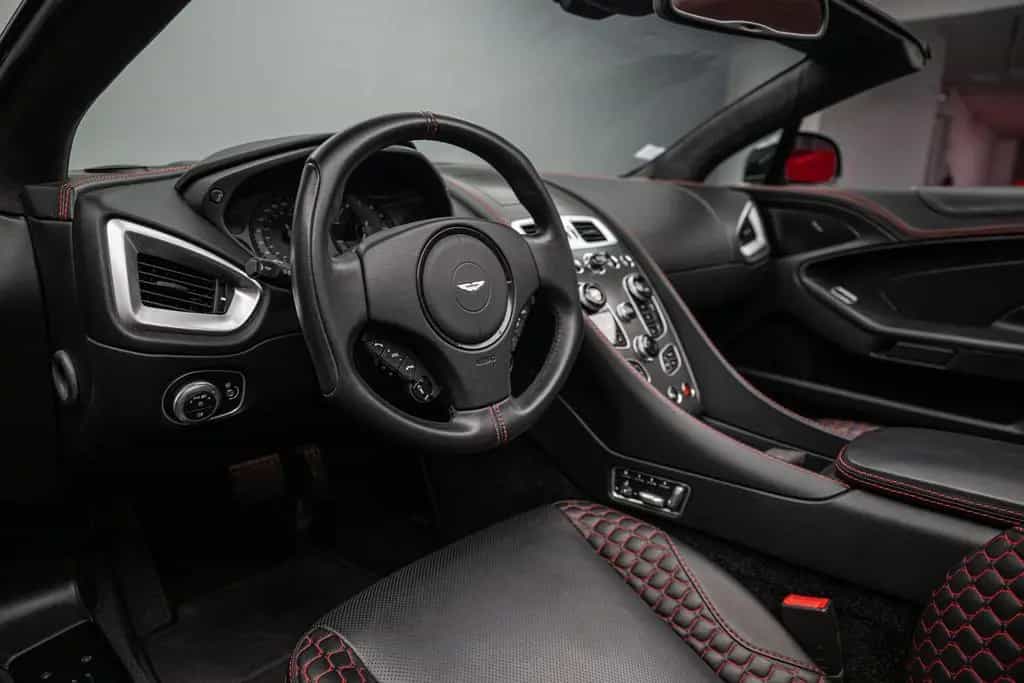 Aston Martin Vanquish VOLANTE 5.9 V12 570 CH 03/2018-photo-8