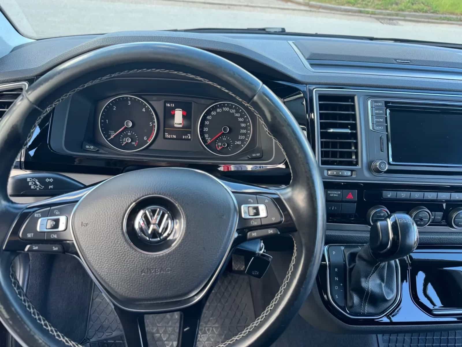 Volkswagen Transporter Multivan 03/2019-photo-12