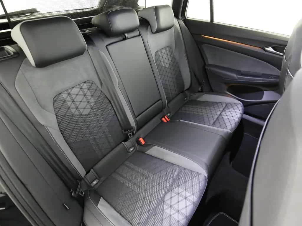 Volkswagen Golf VIII Variant 2.0 TSI DSG R-line LED Navi H 09/2022-photo-14