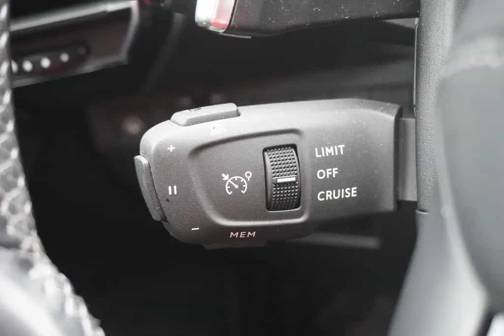 DS Automobiles DS7 (Crossback) DS7 Crossback 1.6 PureTech So Chic LED Navi 07/2019-photo-22