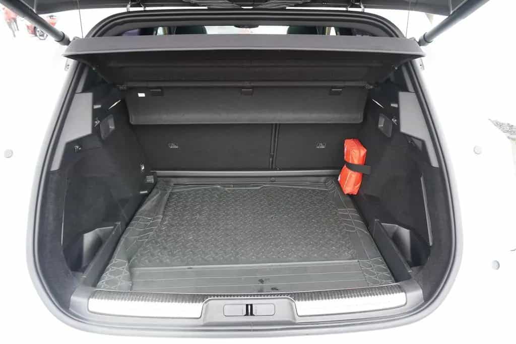 DS Automobiles DS7 (Crossback) DS7 Crossback 1.6 PureTech So Chic LED Navi 07/2019-photo-32