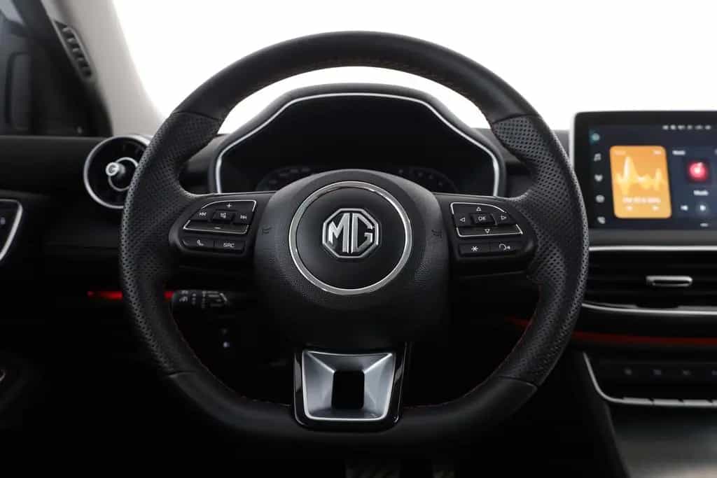 MG HS 1.5 T-GDI Luxury Aut. LED ACC Navi 360° Pano 03/2024-photo-14