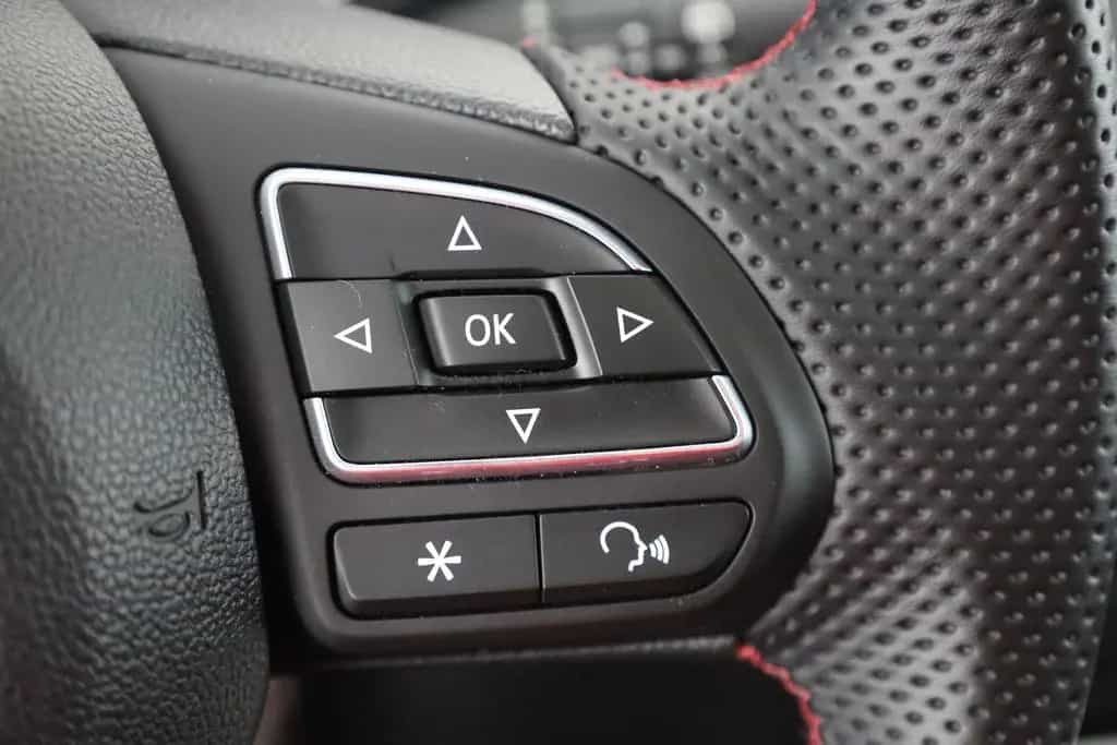 MG HS 1.5 T-GDI Luxury Aut. LED ACC Navi 360° Pano 03/2024-photo-16