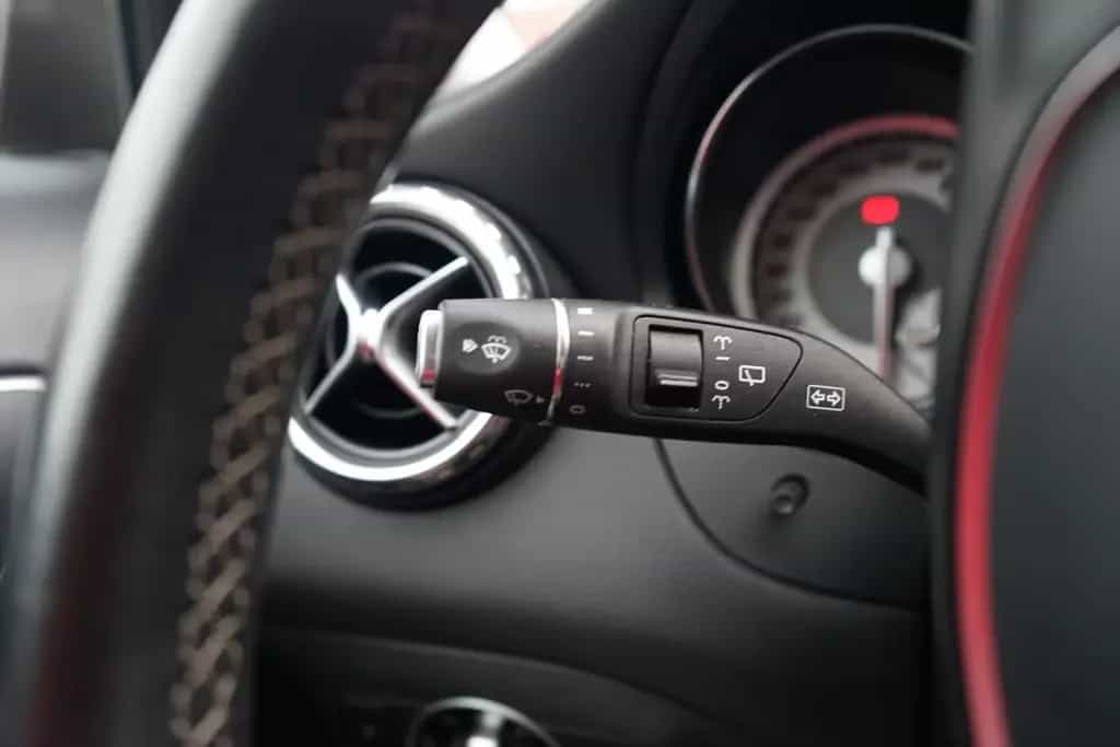 Mercedes-Benz GLA 200 Standard Bi-Xenon Sitzheizung Kamera PDC 09/2015-photo-15