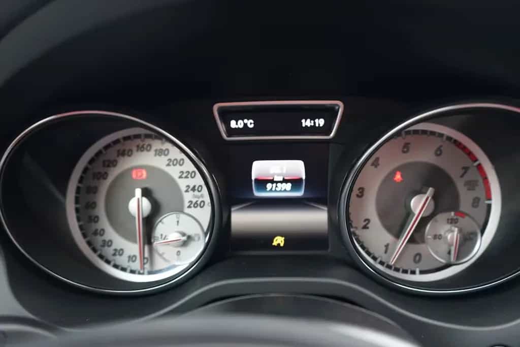Mercedes-Benz GLA 200 Standard Bi-Xenon Sitzheizung Kamera PDC 09/2015-photo-16