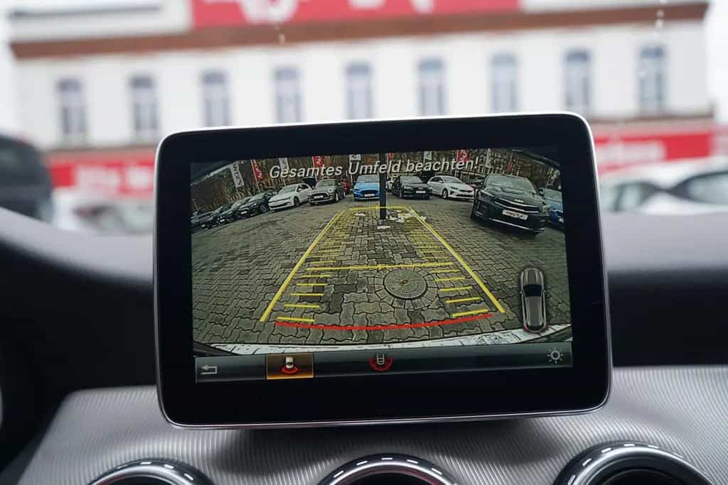 Mercedes-Benz GLA 200 Standard Bi-Xenon Sitzheizung Kamera PDC 09/2015-photo-18