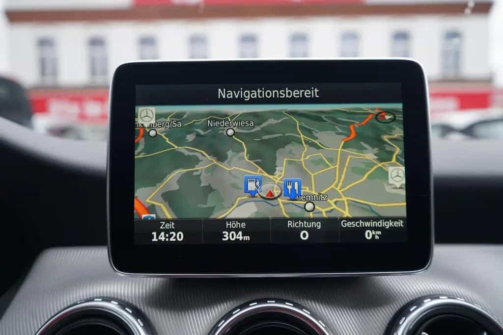 Mercedes-Benz GLA 200 Standard Bi-Xenon Sitzheizung Kamera PDC 09/2015-photo-19