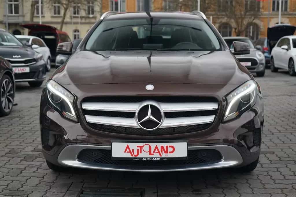 Mercedes-Benz GLA 200 Standard Bi-Xenon Sitzheizung Kamera PDC 09/2015-photo-2