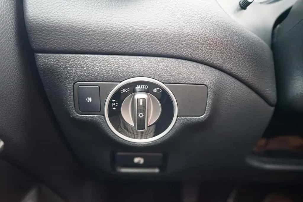 Mercedes-Benz GLA 200 Standard Bi-Xenon Sitzheizung Kamera PDC 09/2015-photo-23