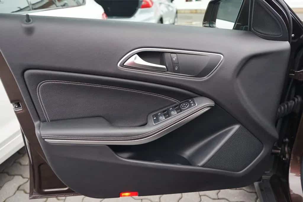 Mercedes-Benz GLA 200 Standard Bi-Xenon Sitzheizung Kamera PDC 09/2015-photo-24