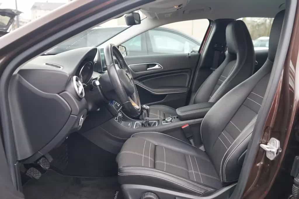 Mercedes-Benz GLA 200 Standard Bi-Xenon Sitzheizung Kamera PDC 09/2015-photo-9