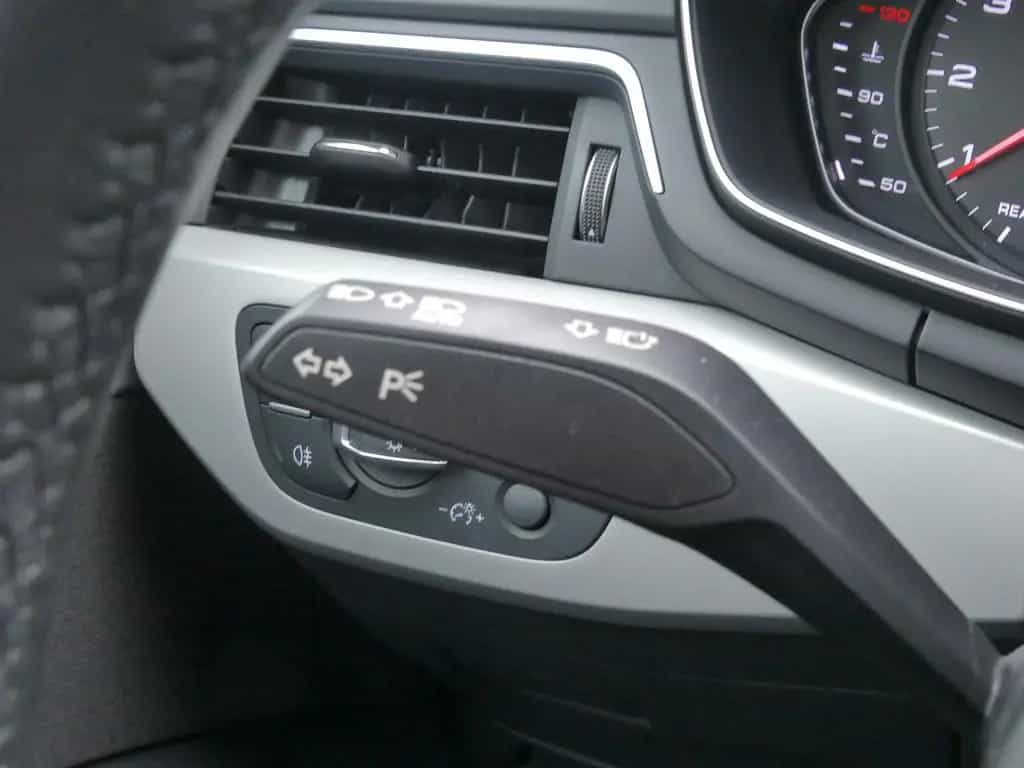 Audi A4 Avant 40 TFSI Laser Klimaaut. Navi DAB 09/2022-photo-16