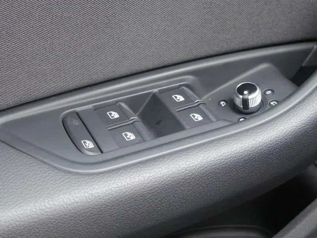 Audi A4 Avant 40 TFSI Laser Klimaaut. Navi DAB 09/2022-photo-23