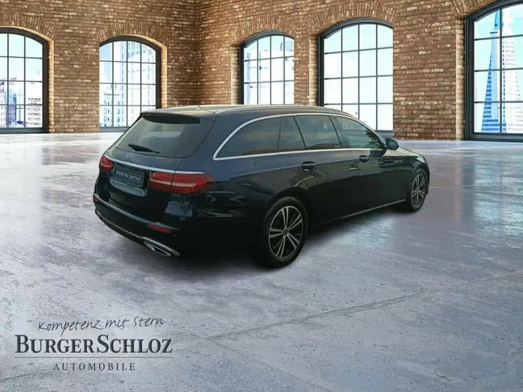 Mercedes-Benz E 220 d T-Modell ACC AUT HUD Kam. KlimaA LED LM 12/2021-photo-4