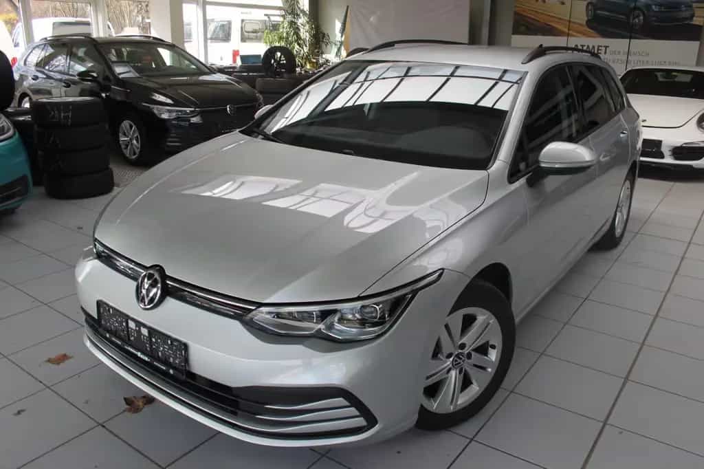 Volkswagen Golf VIII Variant/DSG/AHK/NAVI/STZHZ/LED+/PDC/AL 06/2022-photo-0