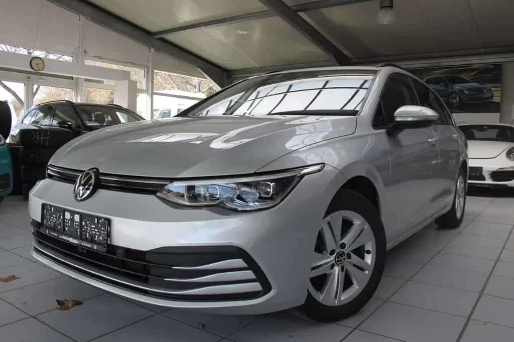 Volkswagen Golf VIII Variant/DSG/AHK/NAVI/STZHZ/LED+/PDC/AL 06/2022-photo-1