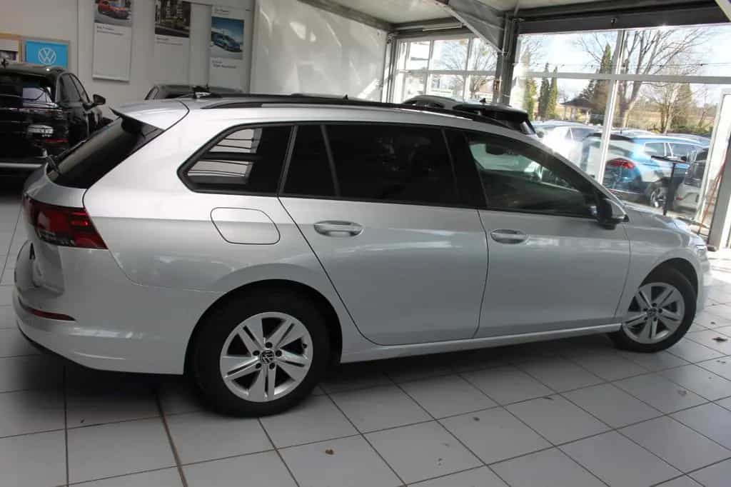 Volkswagen Golf VIII Variant/DSG/AHK/NAVI/STZHZ/LED+/PDC/AL 06/2022-photo-10
