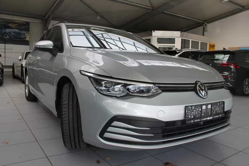 Volkswagen Golf VIII Variant/DSG/AHK/NAVI/STZHZ/LED+/PDC/AL 06/2022-photo-16