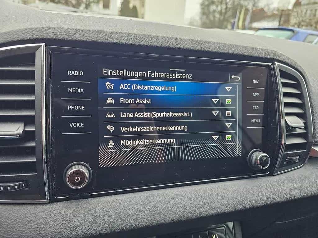 Skoda Karoq 1.5 TSI TOUR+BEH.LENKRAD+FRONTSCHEIBE+ACC+ 07/2022-photo-23