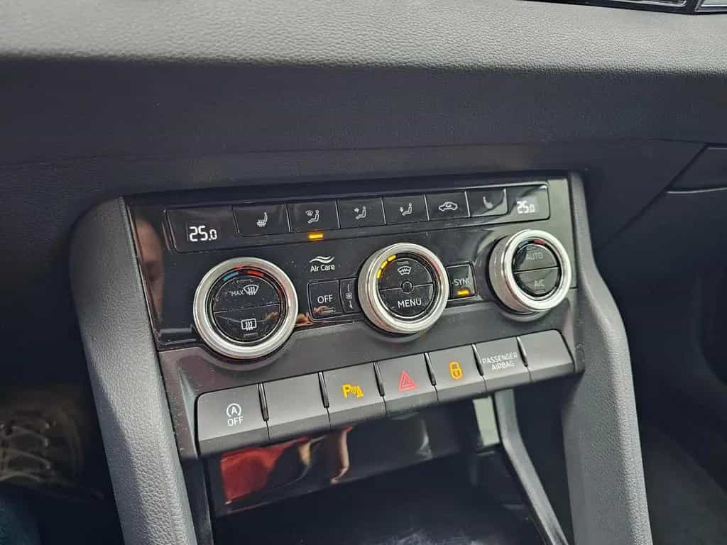 Skoda Karoq 1.5 TSI TOUR+BEH.LENKRAD+FRONTSCHEIBE+ACC+ 07/2022-photo-27