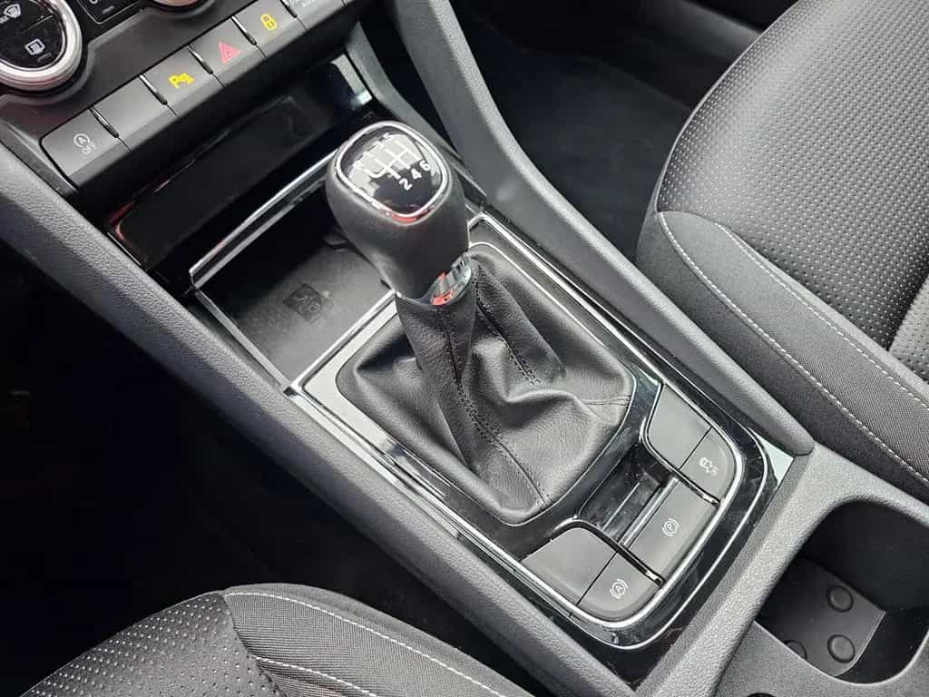 Skoda Karoq 1.5 TSI TOUR+BEH.LENKRAD+FRONTSCHEIBE+ACC+ 07/2022-photo-28