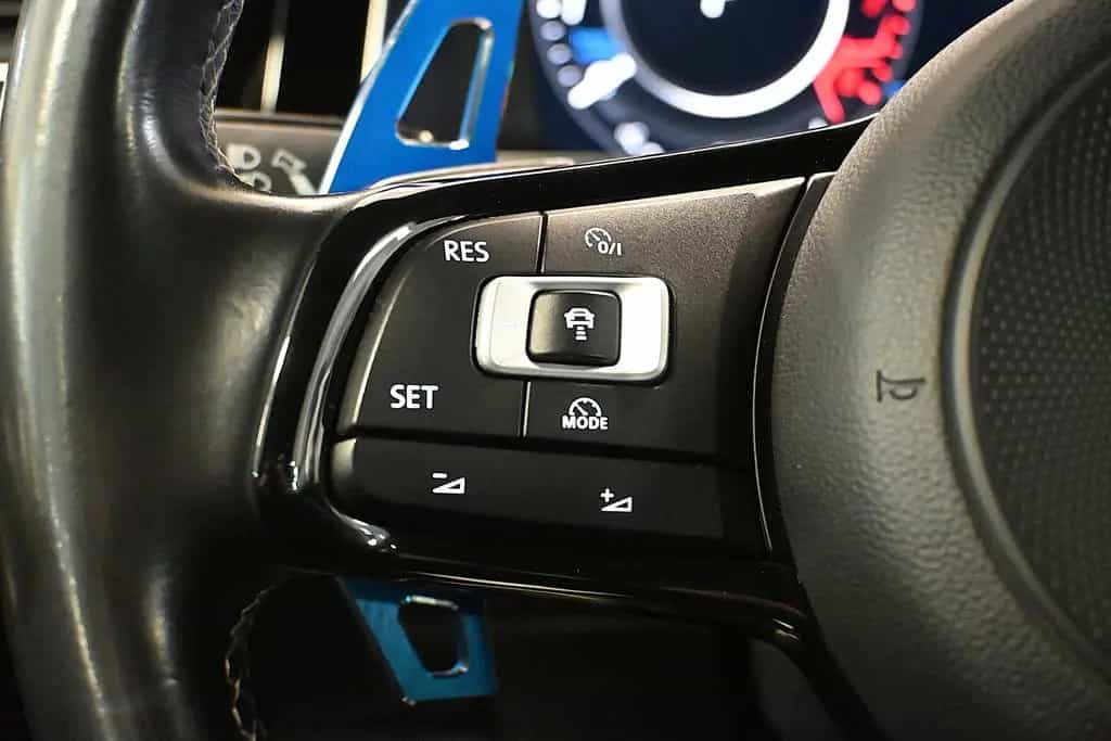 Volkswagen Golf 7 R 4M *MATRIX*DYNAUDIO*DCC*VIRTUAL*ACC*SHZ 12/2017-photo-22