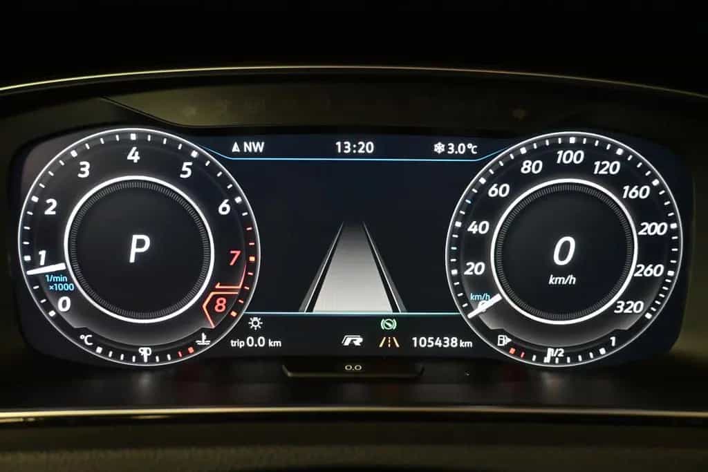 Volkswagen Golf 7 R 4M *MATRIX*DYNAUDIO*DCC*VIRTUAL*ACC*SHZ 12/2017-photo-24