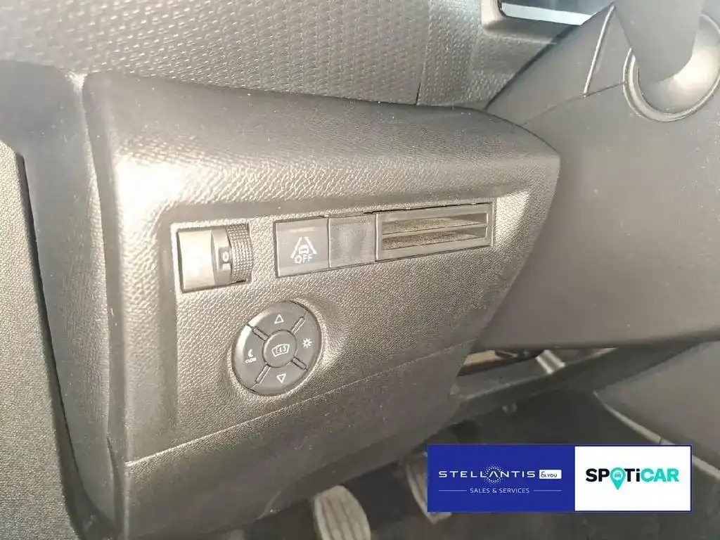 Citroën C4 Feel Pack 1.2 PureTech 130* SHZ*NAVI 02/2023-photo-12