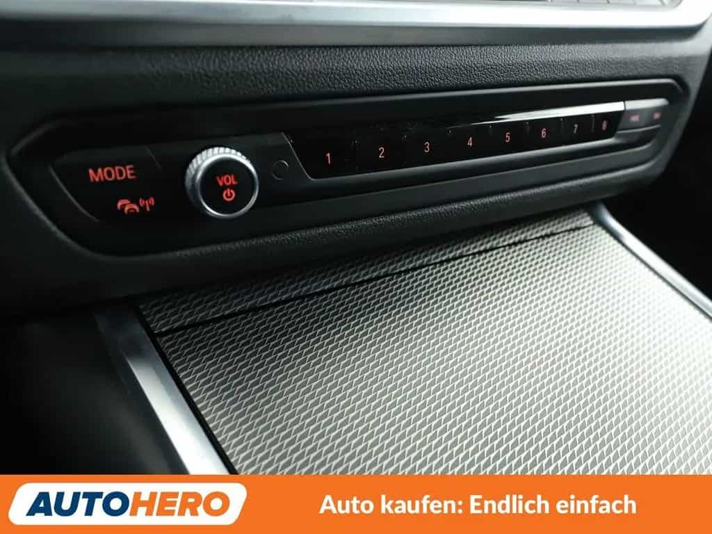 BMW 330 i xDrive M Sport Aut.*NAVI*LED*360CAM*ACC*SHZ 03/2020-photo-24