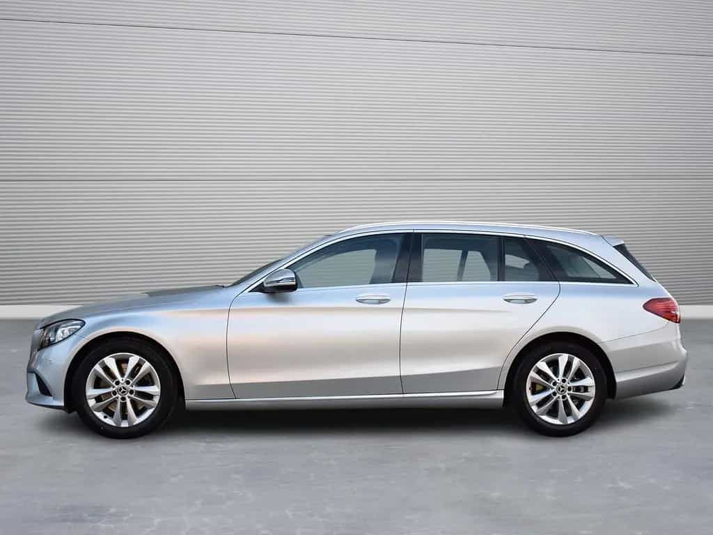 Mercedes-Benz C-Class 300 T Aut. *Avantgarde*AHK*Pano*Navi*RüKa*LED* 08/2019-photo-3