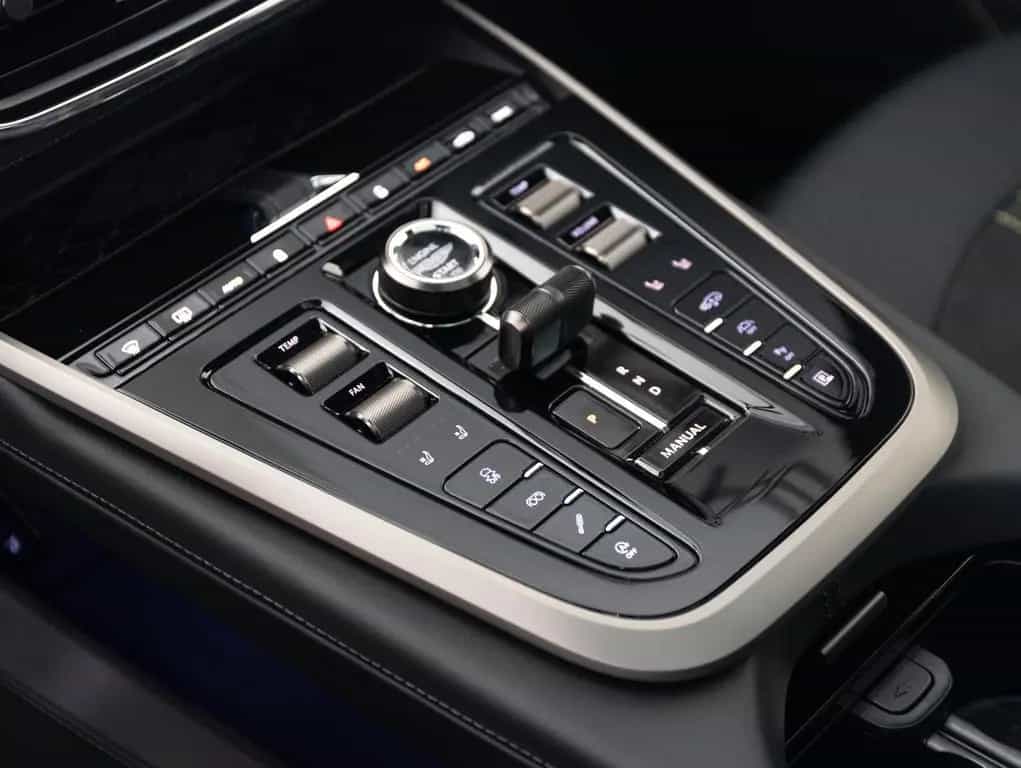 Aston Martin DBX 4.0 V8 707 null-photo-15