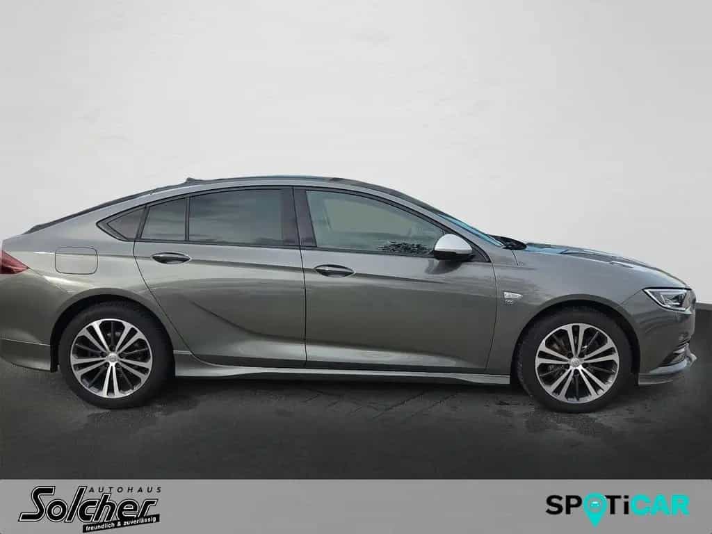 Opel Insignia 2.0 BiTurbo Ultimate 4x4*Navi*R-Kamera* 05/2019-photo-3