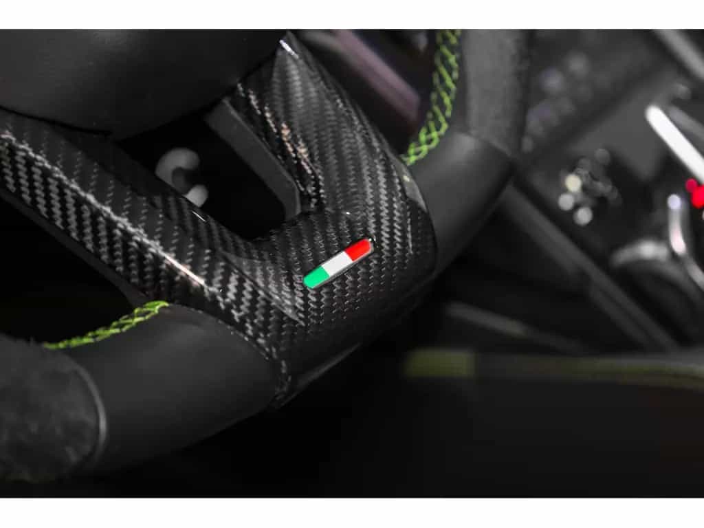 Lamborghini Urus V8 - NERO HELENE / VERDE 05/2021-photo-16