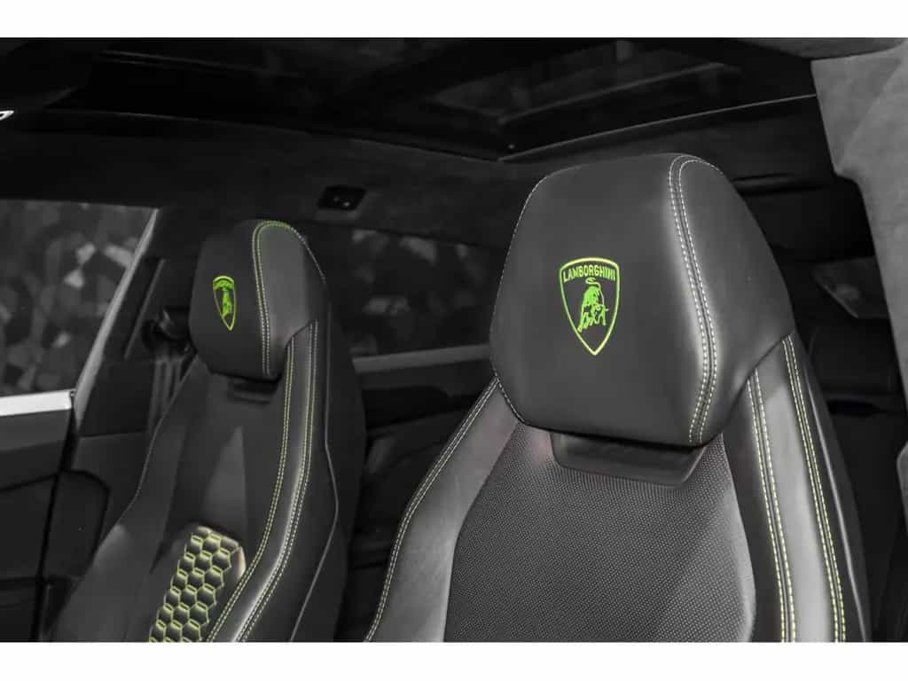 Lamborghini Urus V8 - NERO HELENE / VERDE 05/2021-photo-17