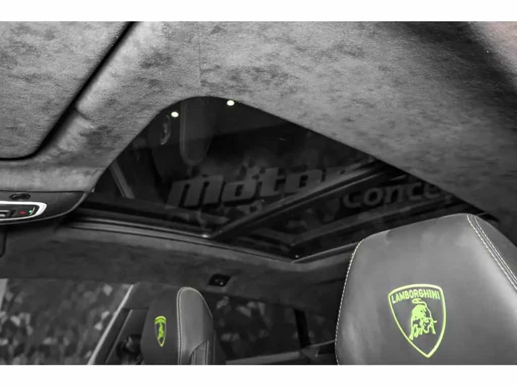 Lamborghini Urus V8 - NERO HELENE / VERDE 05/2021-photo-27