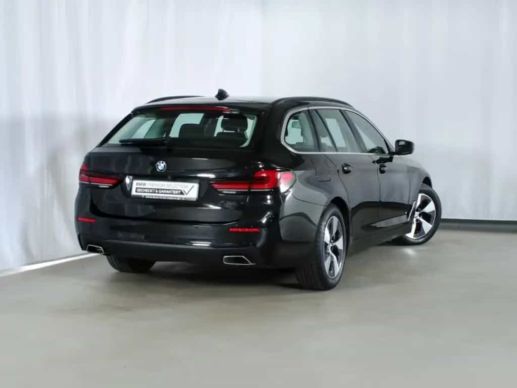 BMW 520 d TG Alarm SHZ DAB Lordose 4-Zonen Parkassis 01/2022-photo-1
