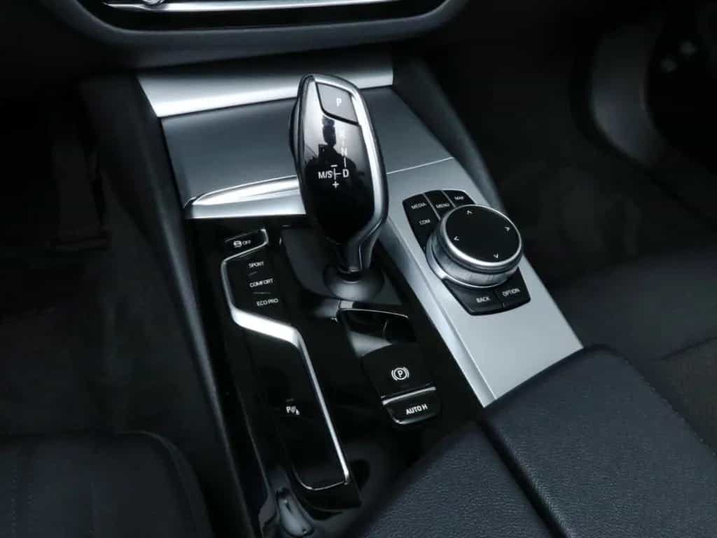 BMW 520 d TG Alarm SHZ DAB Lordose 4-Zonen Parkassis 01/2022-photo-10