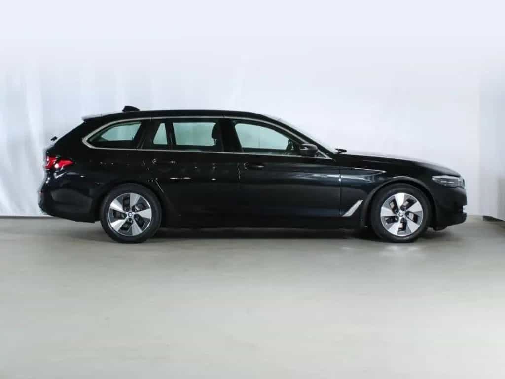 BMW 520 d TG Alarm SHZ DAB Lordose 4-Zonen Parkassis 01/2022-photo-3
