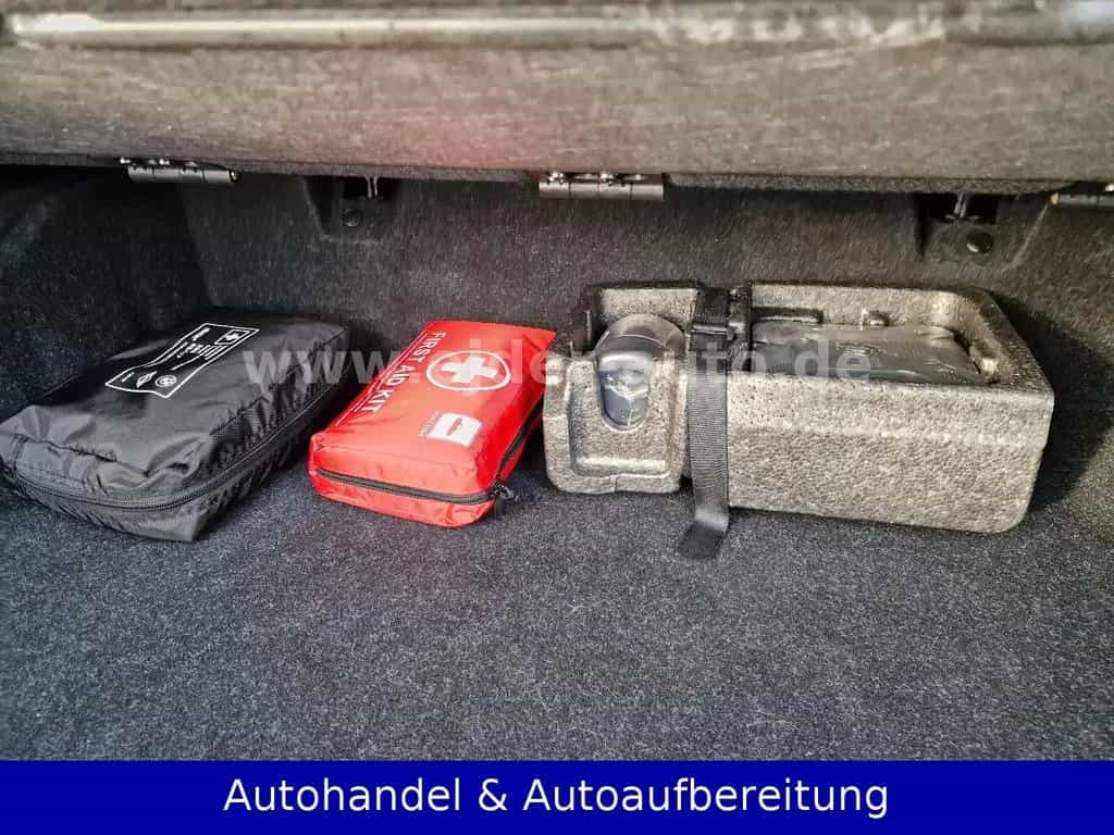 BMW X1 sDrive 18i xLine iDrive *AUTOMATIK*NAVI*2PDC* 06/2018-photo-37