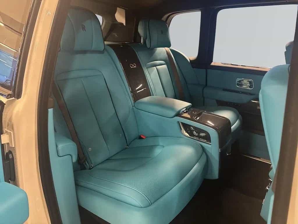Rolls-Royce Cullinan Black Badge 02/2026-photo-10